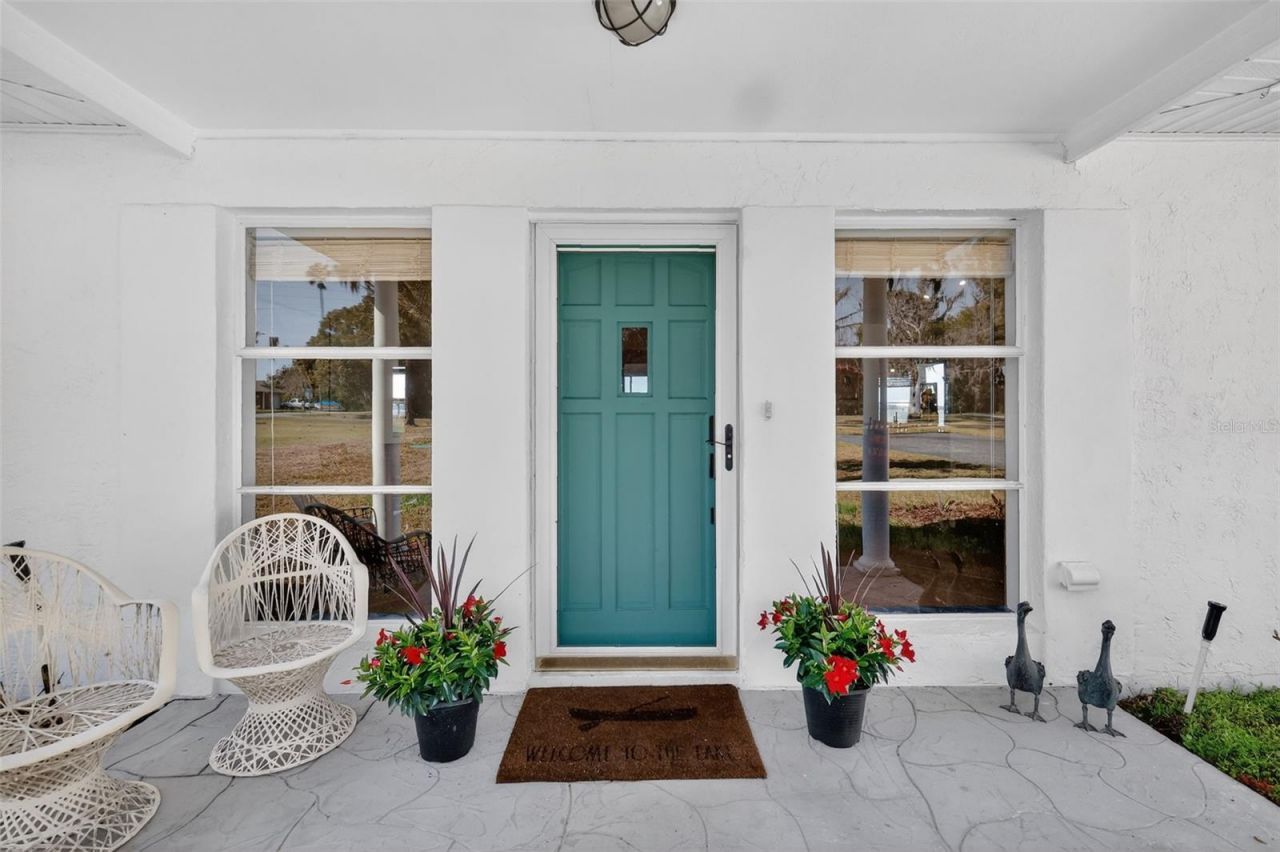 33225 Lakeshore Drive, Tavares, FL 32778 Photo