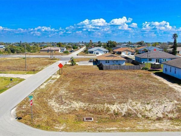 1117 NE 7TH PLACE , CAPE CORAL, FL 33909