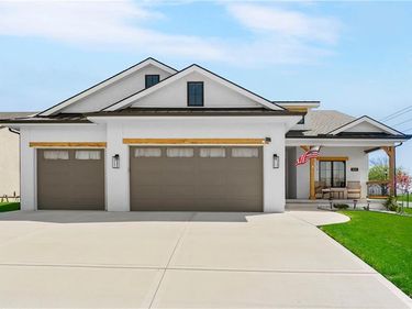 1845 Falcon Court, Kearney, MO 64060