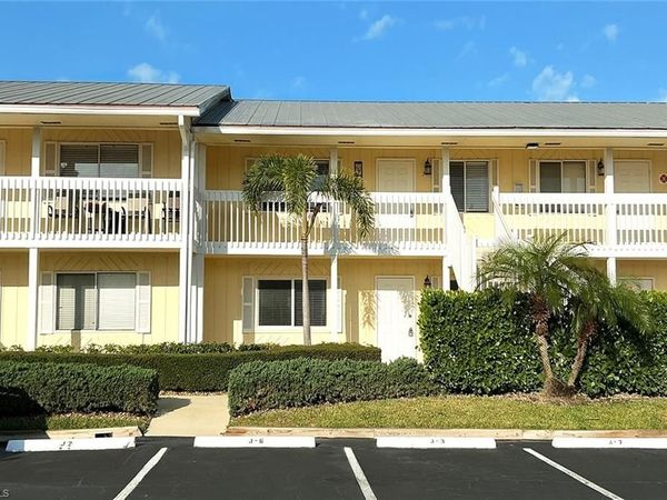 4629 Bayshore DR, Unit J3, NAPLES, FL 34112