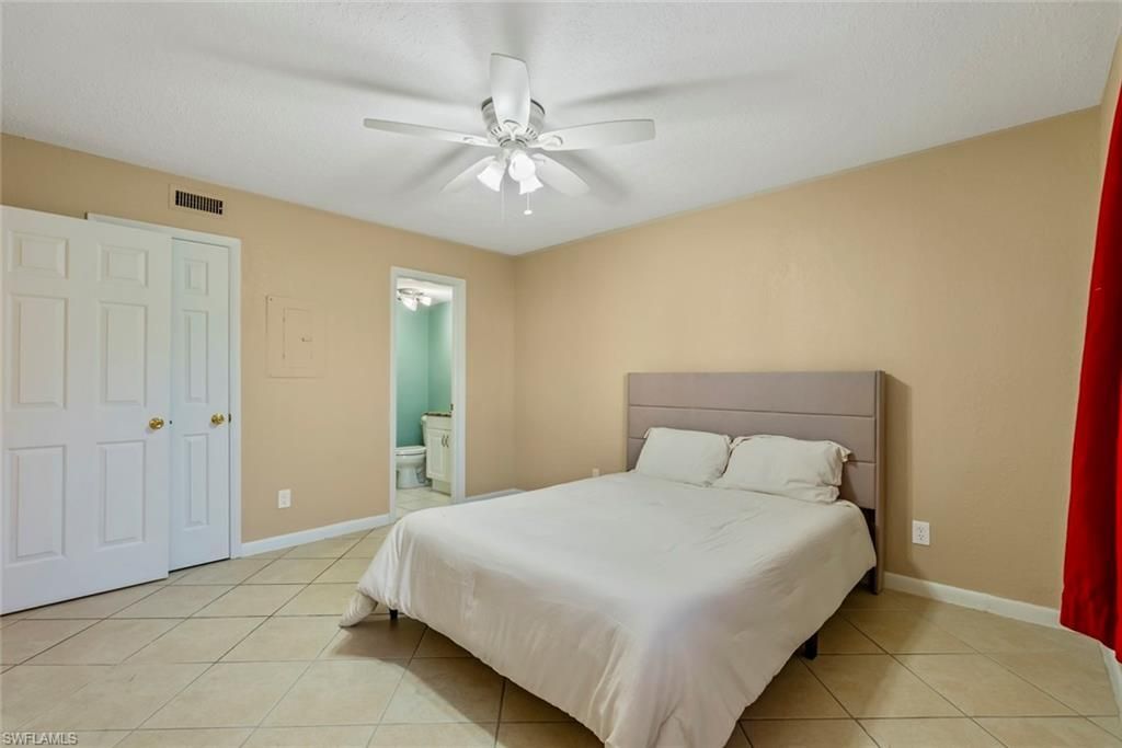 4629 Bayshore Dr, Unit J3, Naples, FL 34112 Photo