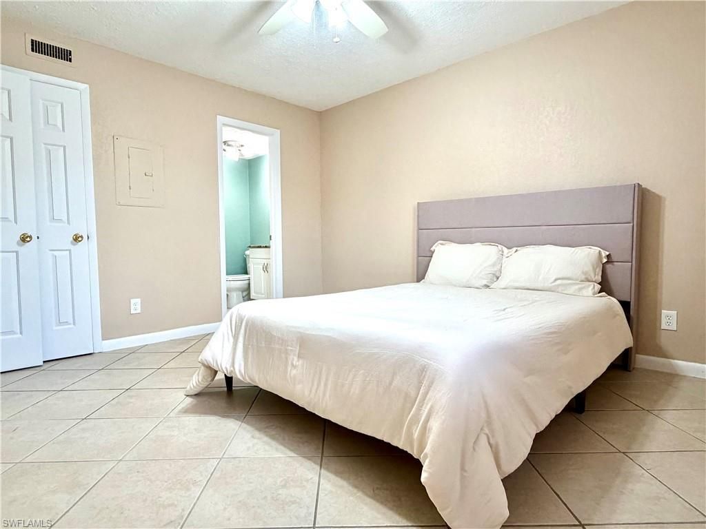 4629 Bayshore Dr, Unit J3, Naples, FL 34112 Photo