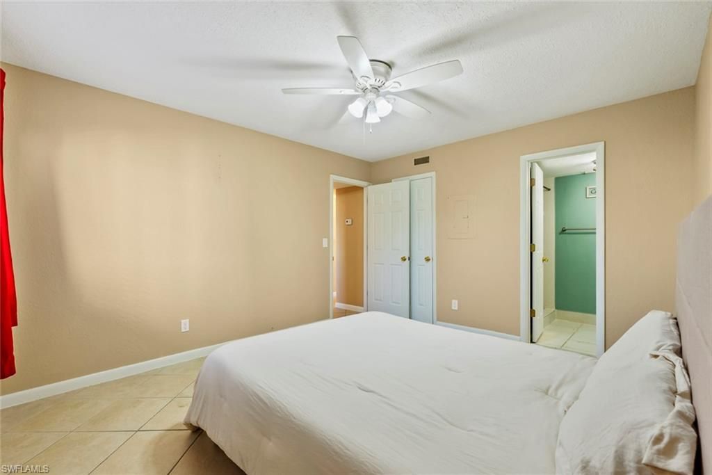 4629 Bayshore Dr, Unit J3, Naples, FL 34112 Photo