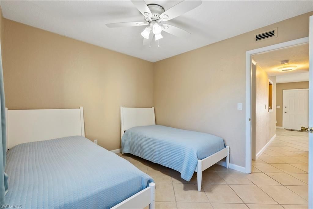 4629 Bayshore Dr, Unit J3, Naples, FL 34112 Photo