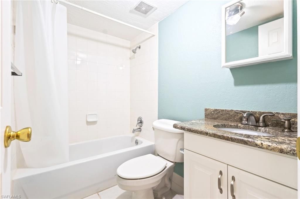 4629 Bayshore Dr, Unit J3, Naples, FL 34112 Photo