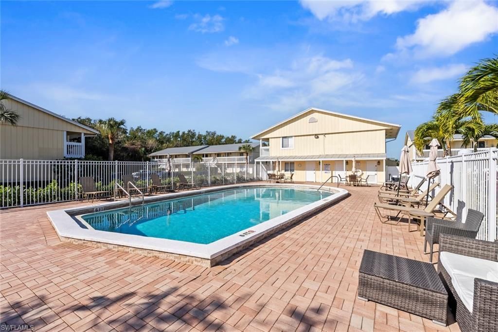 4629 Bayshore Dr, Unit J3, Naples, FL 34112 Photo