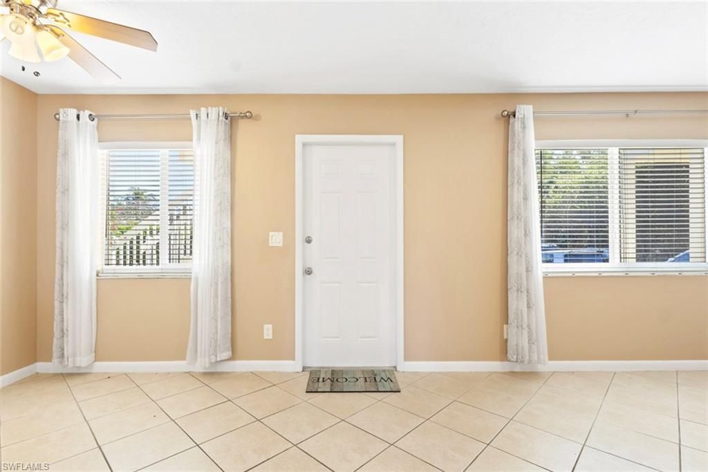 4629 Bayshore Dr, Unit J3, Naples, FL 34112 Photo