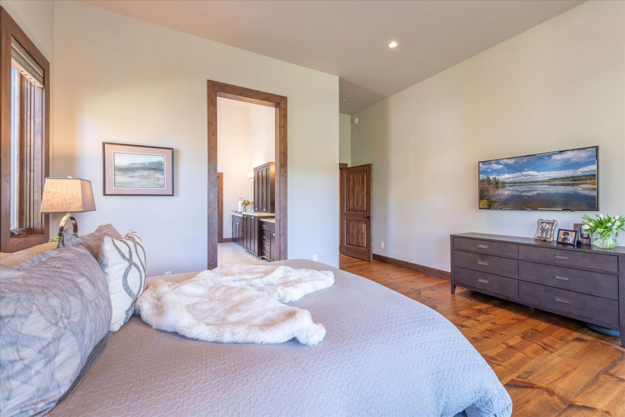 11102 Meek Court, Truckee, CA 96161 Photo