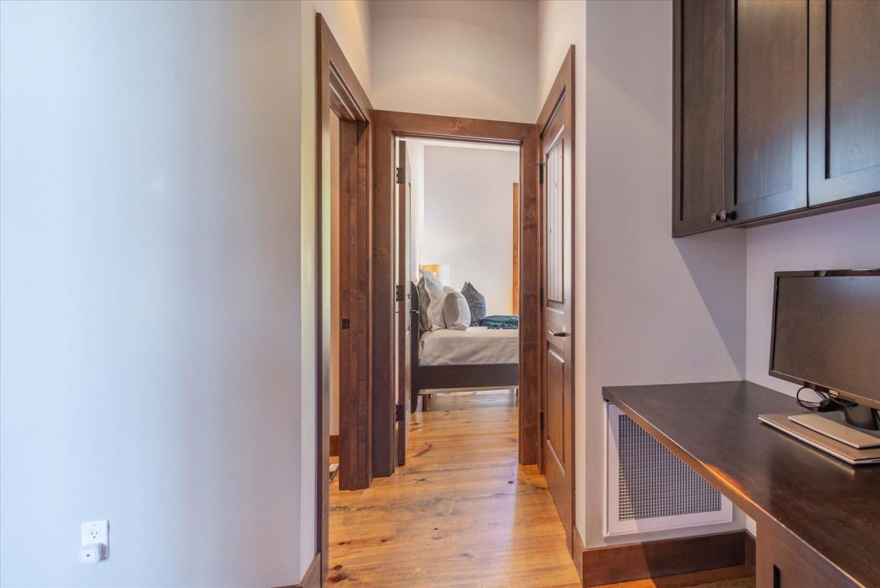 11102 Meek Court, Truckee, CA 96161 Photo