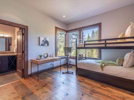 11102 Meek Court, Truckee, CA 96161 Photo