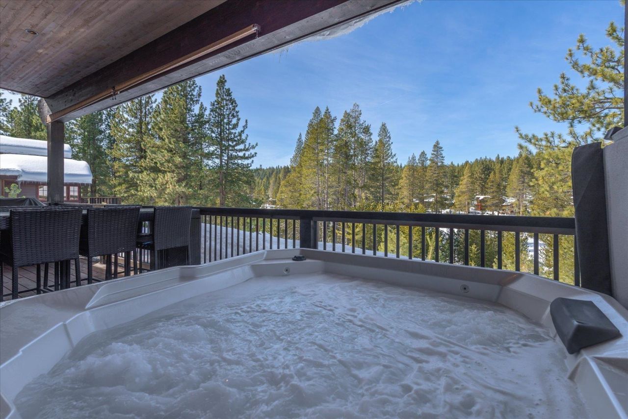 11102 Meek Court, Truckee, CA 96161 Photo