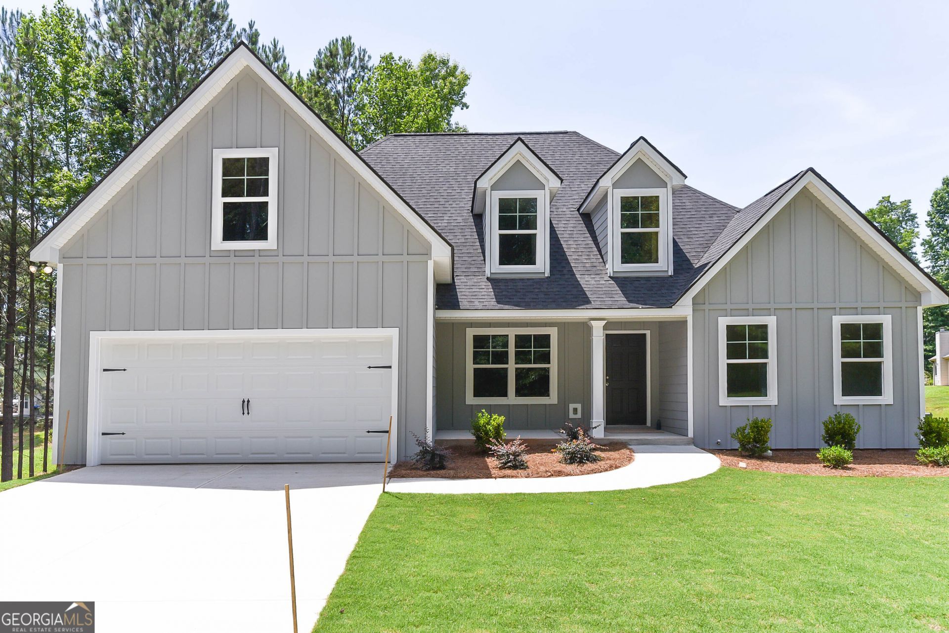 12 Saint Charles Place, Grantville, GA 30220 Main Photo