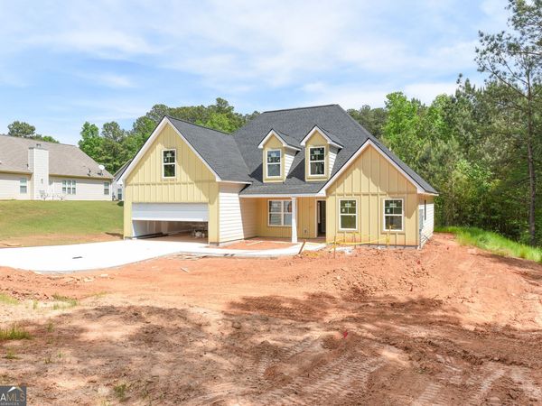 104 Fuller Court, Grantville, GA 30220