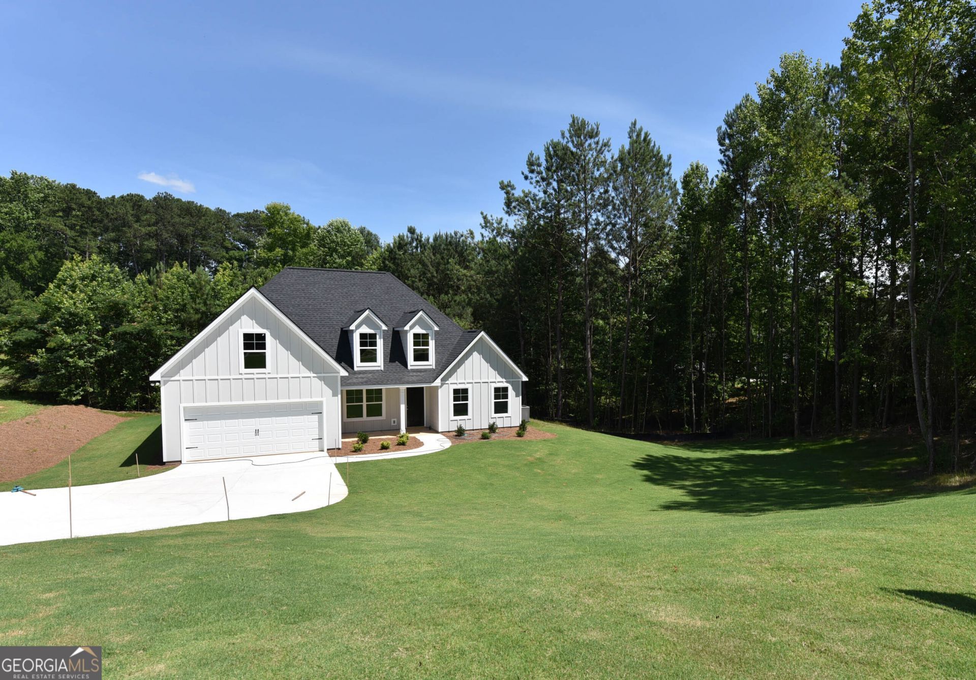 104 Fuller Court, Grantville, GA 30220 Main Photo