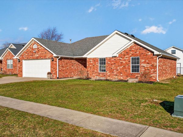 213 Dunn Drive, Trafalgar, IN 46181