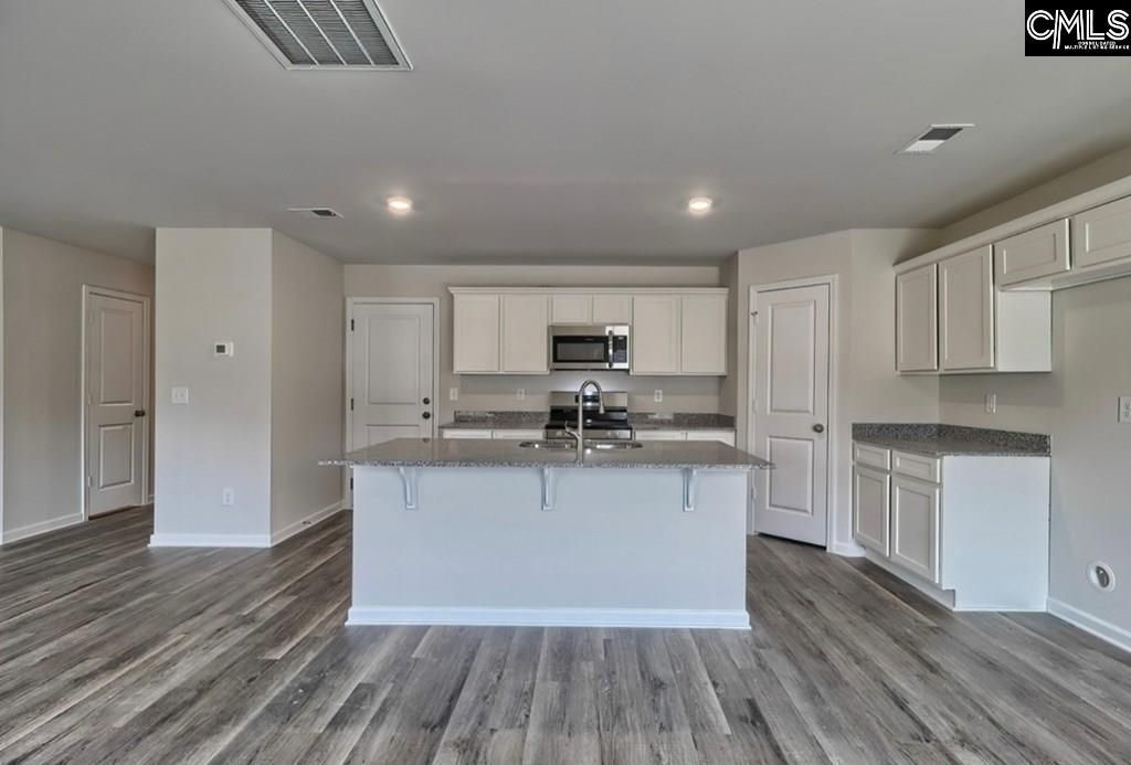 2201 Citation Street  Photo 4