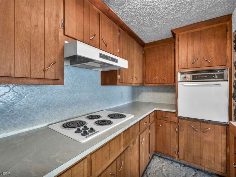 347 Dorwil Drive, Akron, OH 44319 Photo 34