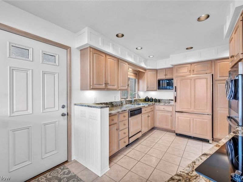 347 Dorwil Drive, Akron, OH 44319 Photo 7