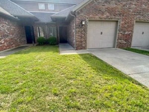 3170 W Montrail Place, Fayetteville, AR 72704