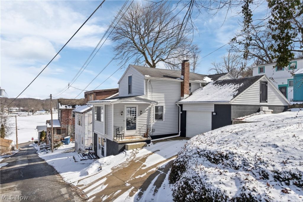 222 Olden Avenue, Coventry, OH 44319 Main Photo