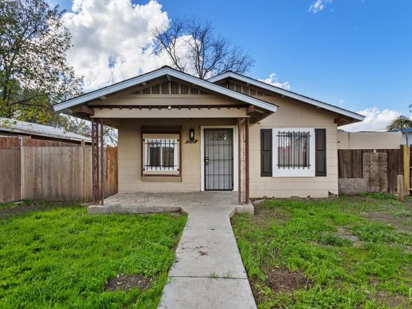 2521 P Street, Bakersfield, CA 93301