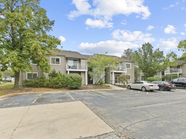 46 N Park Avenue, Unit 5, Lombard, IL 60148
