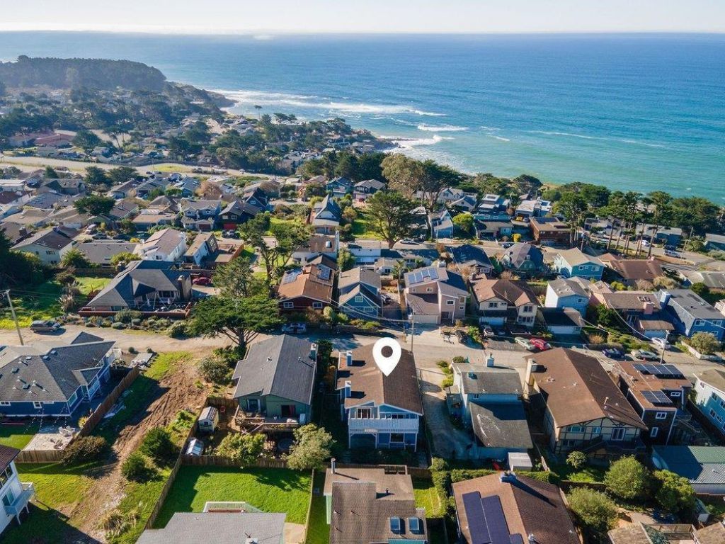 583 Sierra Street, Moss Beach, CA 94038 Main Photo