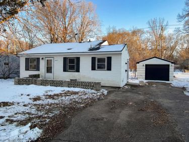 6907 52nd Avenue N, Crystal, MN 55428