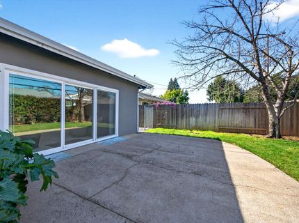 9149 Rundelay Way, Sacramento, CA 95826 Photo