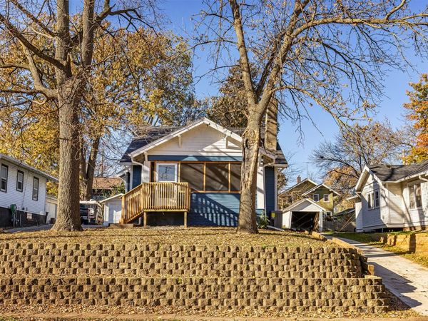 676 34th Street, Des Moines, IA 50312