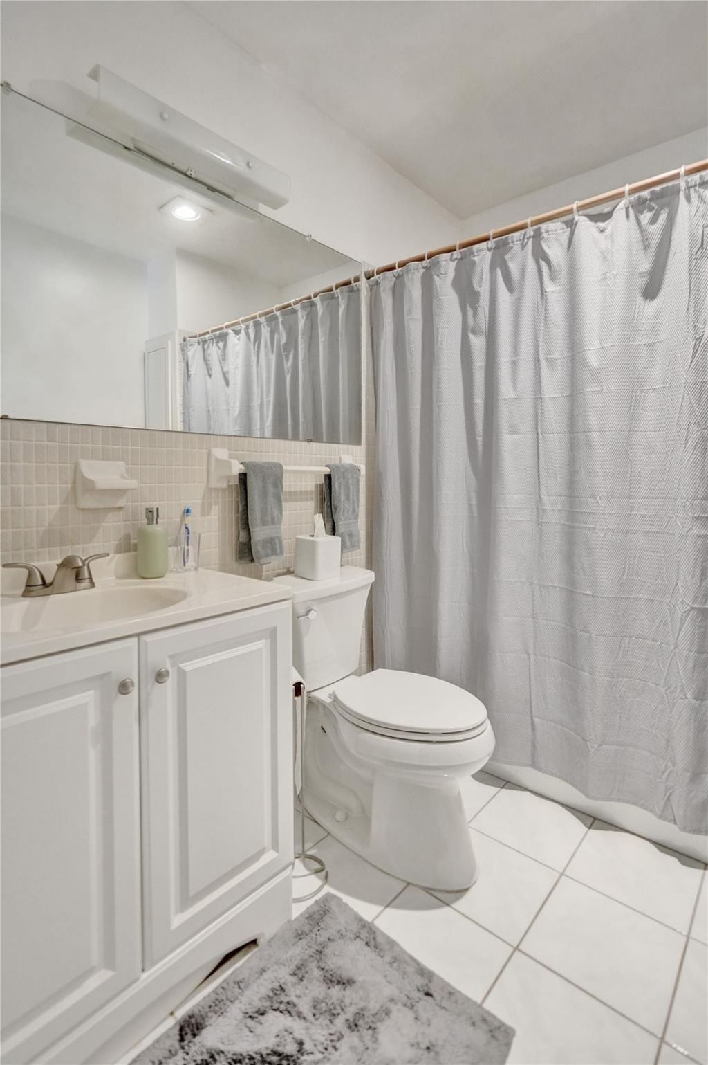 6750 NE 21st Road, Unit 123, Fort Lauderdale, FL 33308 Photo
