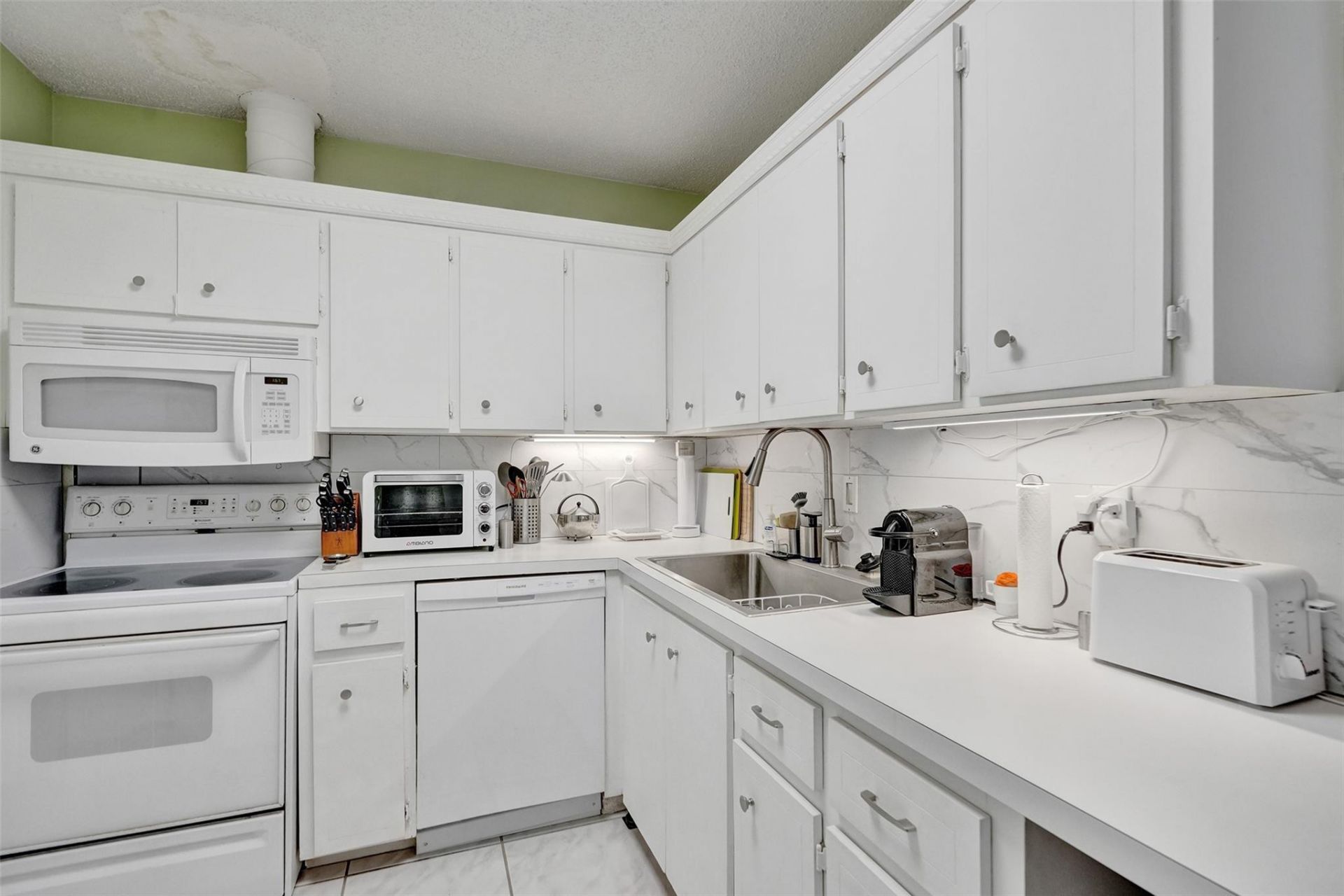 6750 NE 21st Road, Unit 123, Fort Lauderdale, FL 33308 Photo