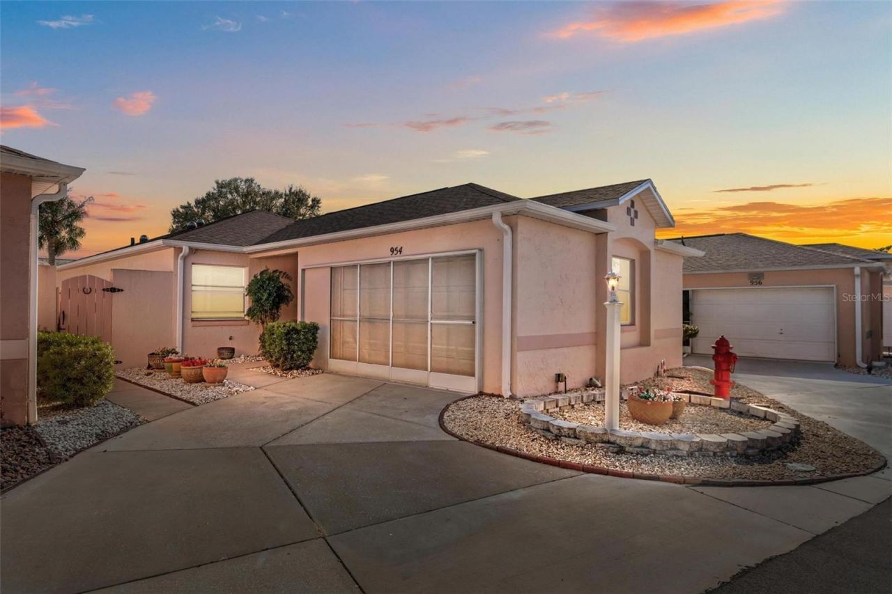 954 Avalon Avenue, The Villages, FL 32159 Main Photo