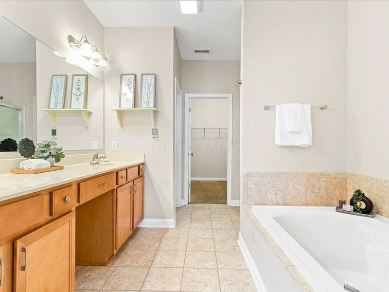 5791 Burke Circle, Unit 1103, New Albany, OH 43054 Photo 17