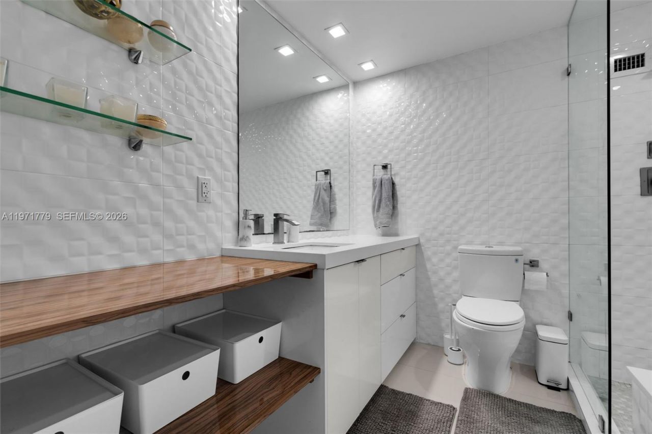 1000 West Ave , Unit 721, Miami Beach, FL 33139 Photo