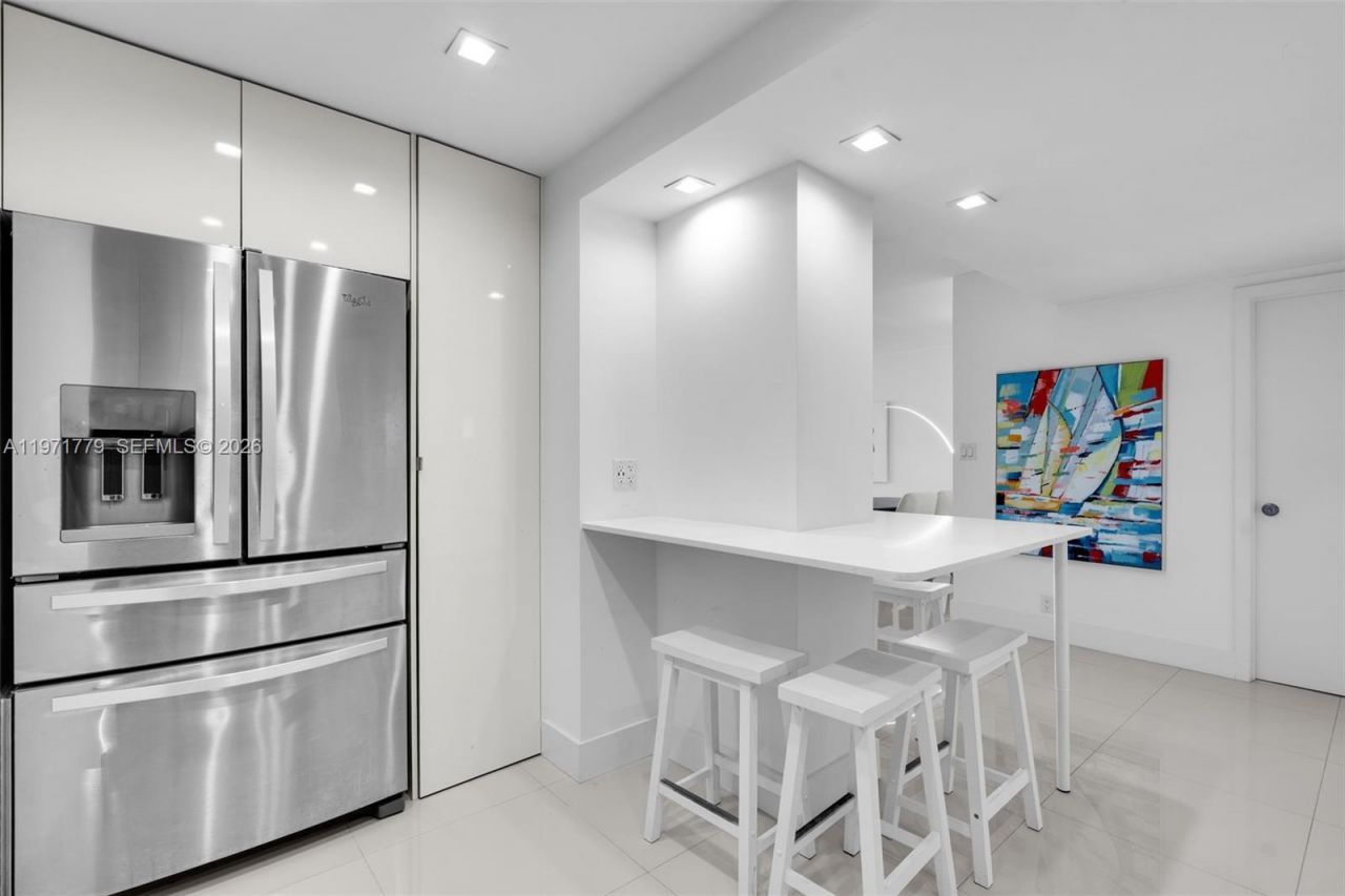 1000 West Ave , Unit 721, Miami Beach, FL 33139 Photo