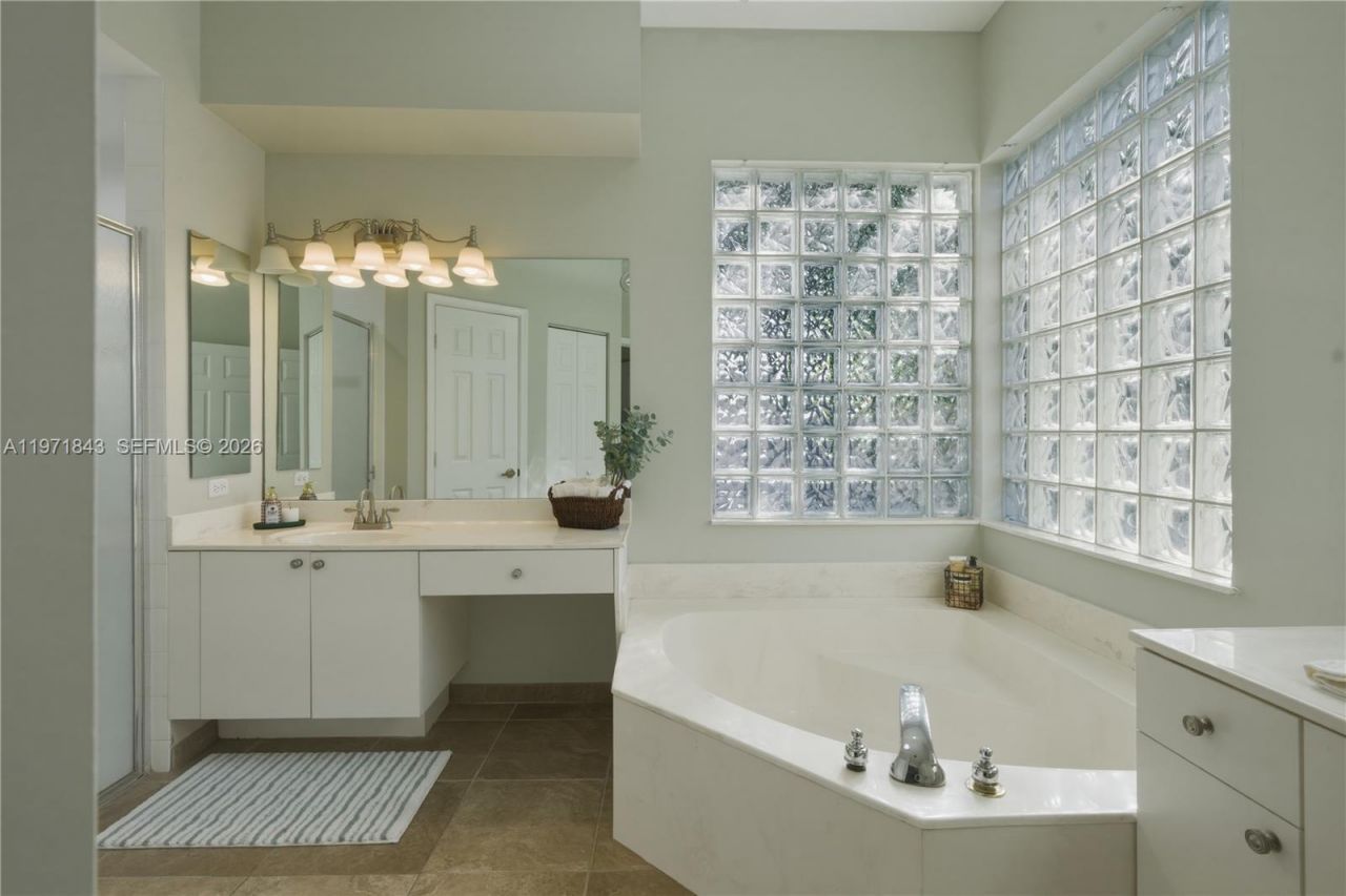 12846 NW 18th Ct, Pembroke Pines, FL 33028 Photo