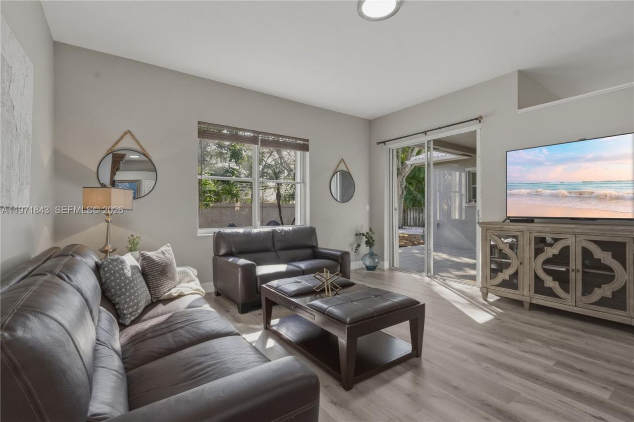 12846 NW 18th Ct, Pembroke Pines, FL 33028 Photo