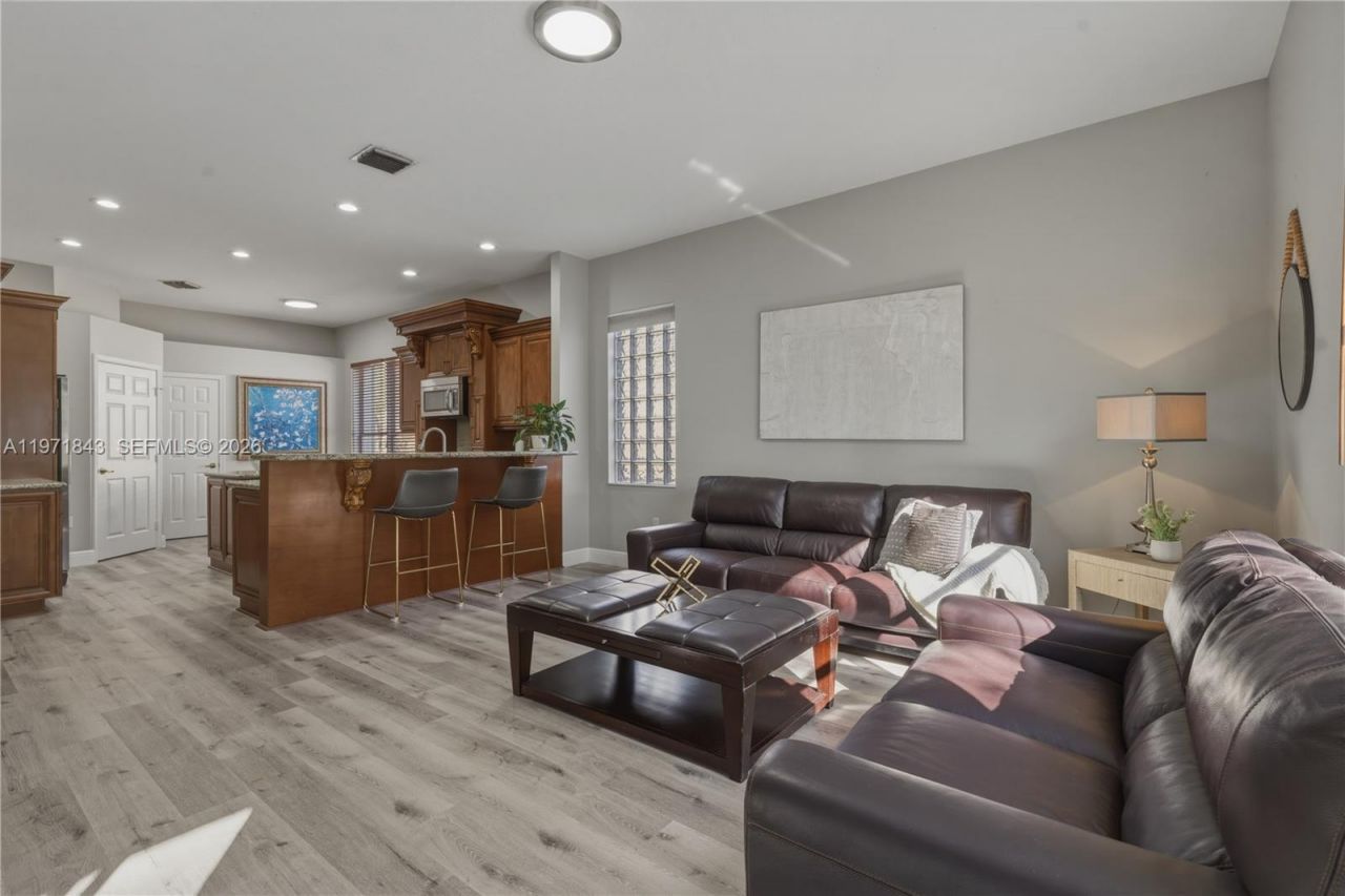 12846 NW 18th Ct, Pembroke Pines, FL 33028 Photo