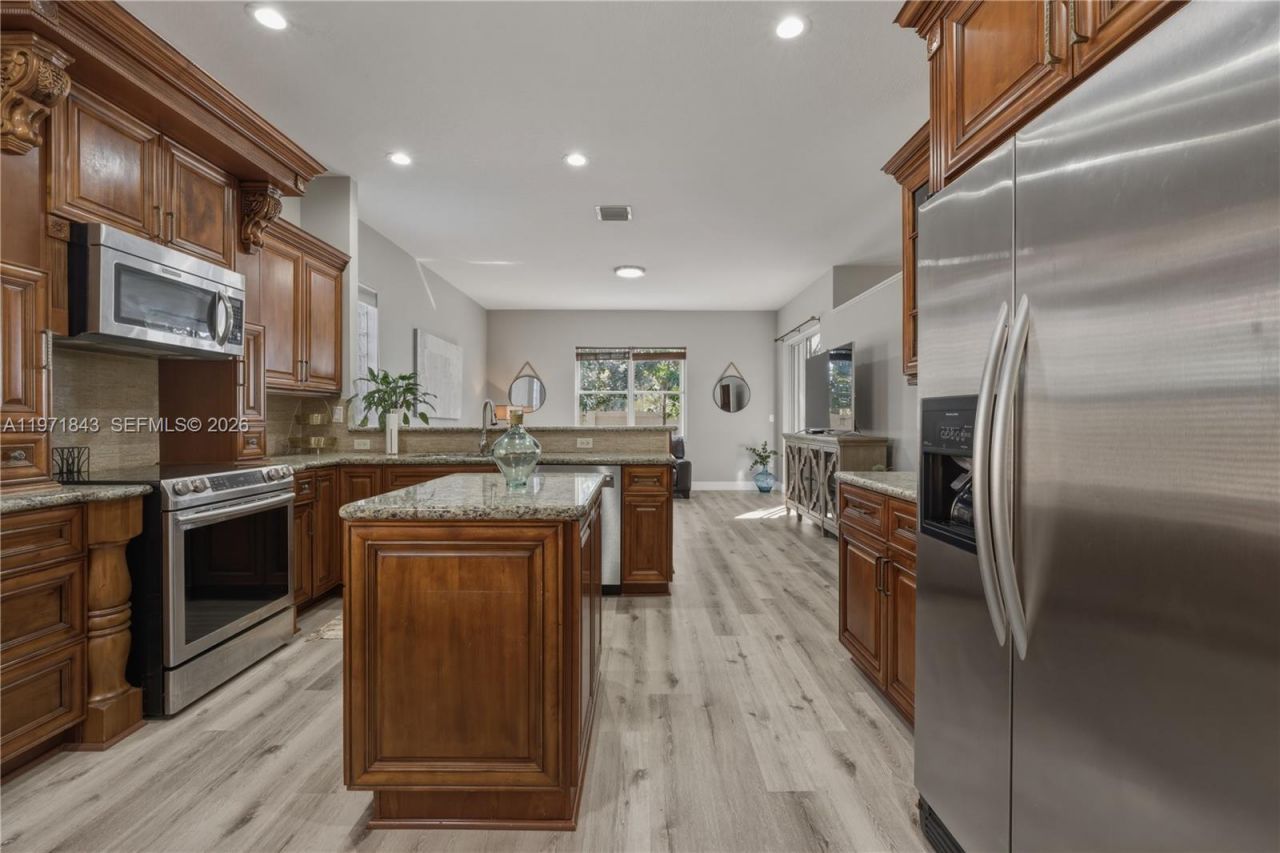 12846 NW 18th Ct, Pembroke Pines, FL 33028 Photo