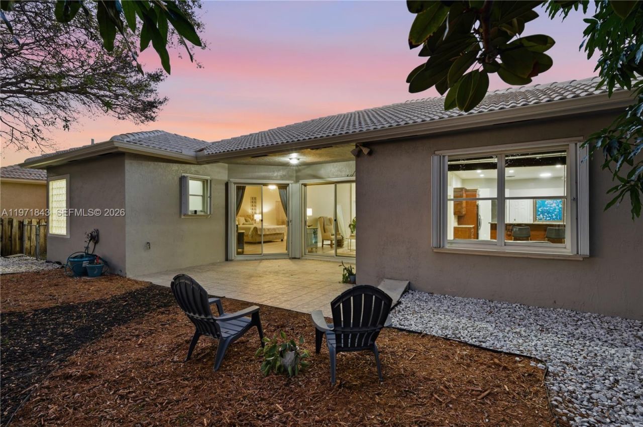 12846 NW 18th Ct, Pembroke Pines, FL 33028 Photo