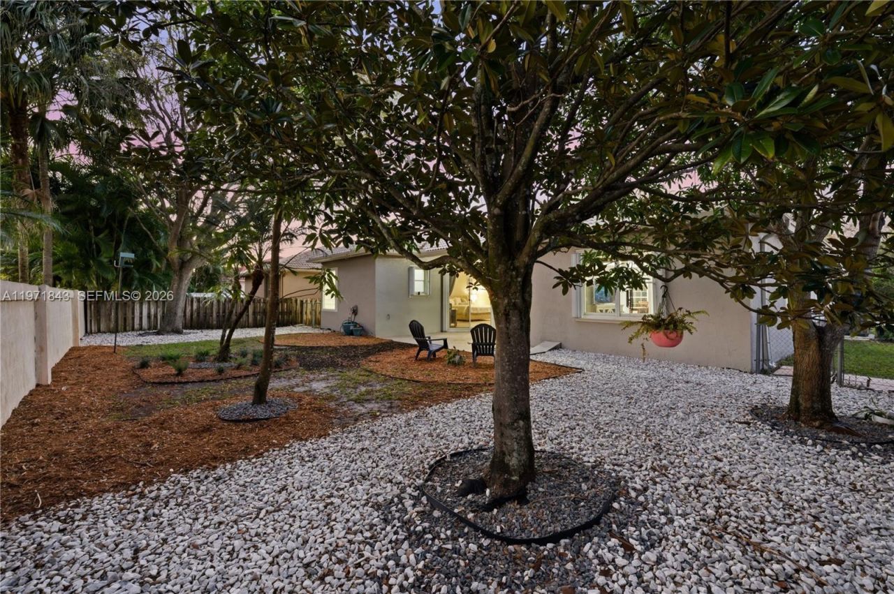 12846 NW 18th Ct, Pembroke Pines, FL 33028 Photo