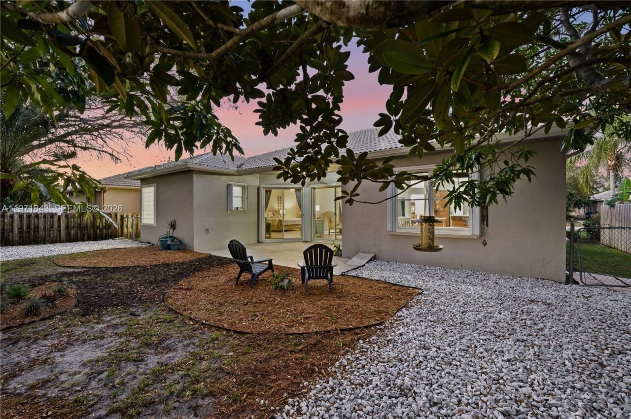 12846 NW 18th Ct, Pembroke Pines, FL 33028 Photo