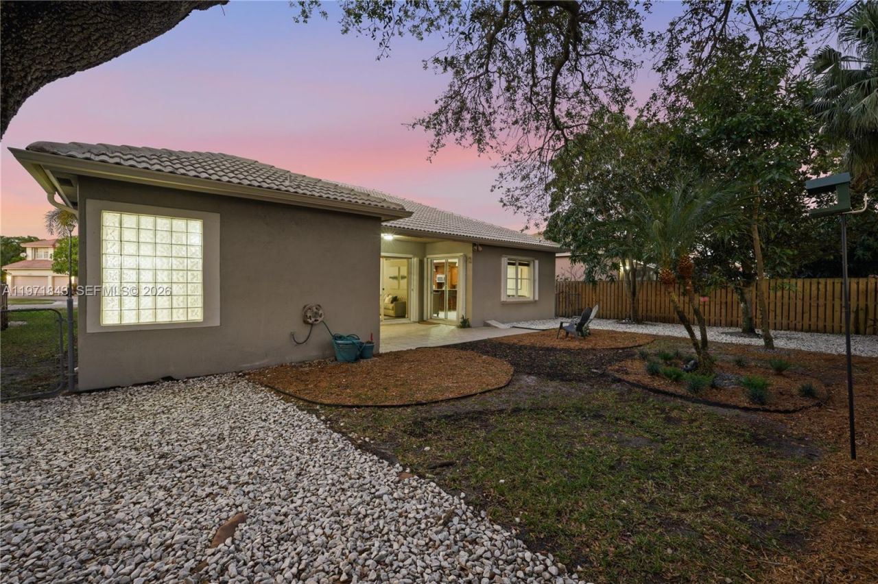 12846 NW 18th Ct, Pembroke Pines, FL 33028 Photo