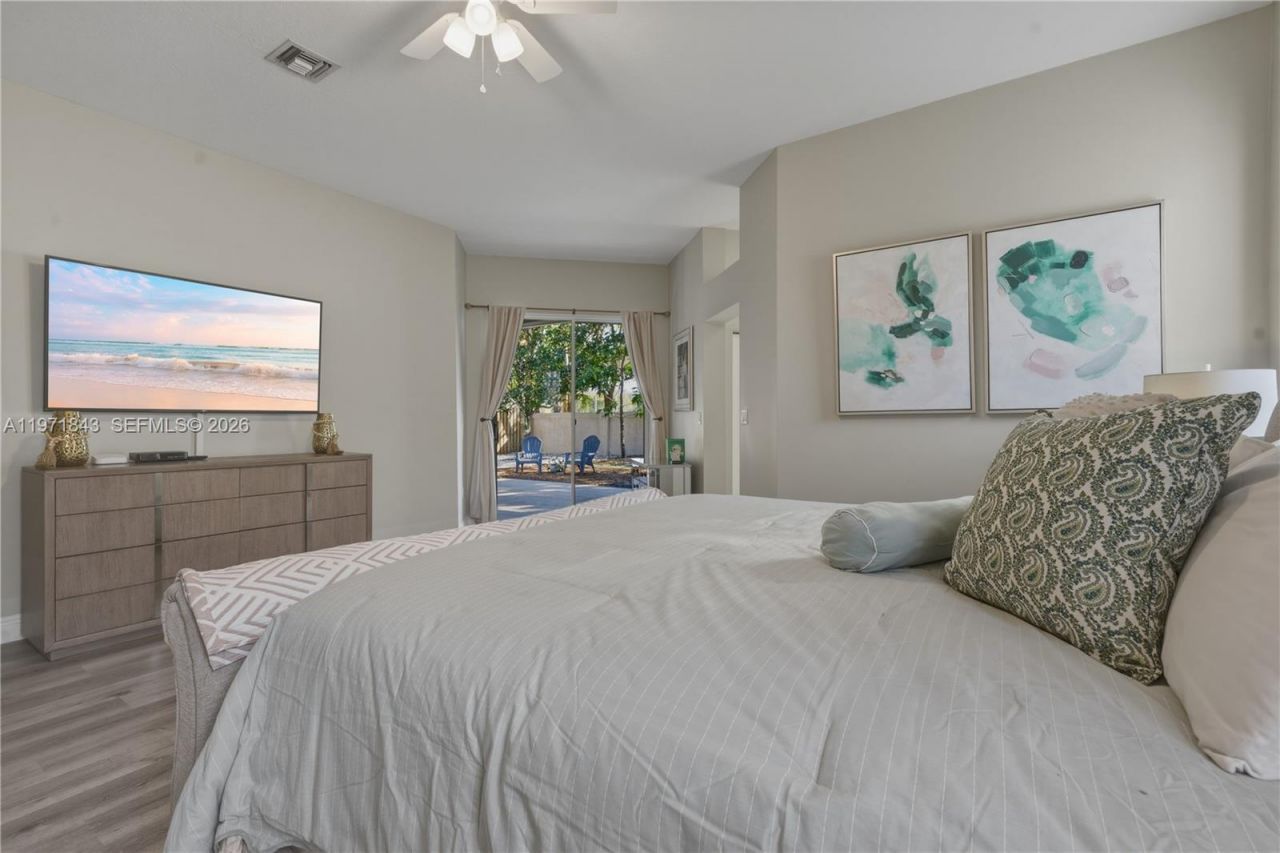 12846 NW 18th Ct, Pembroke Pines, FL 33028 Photo