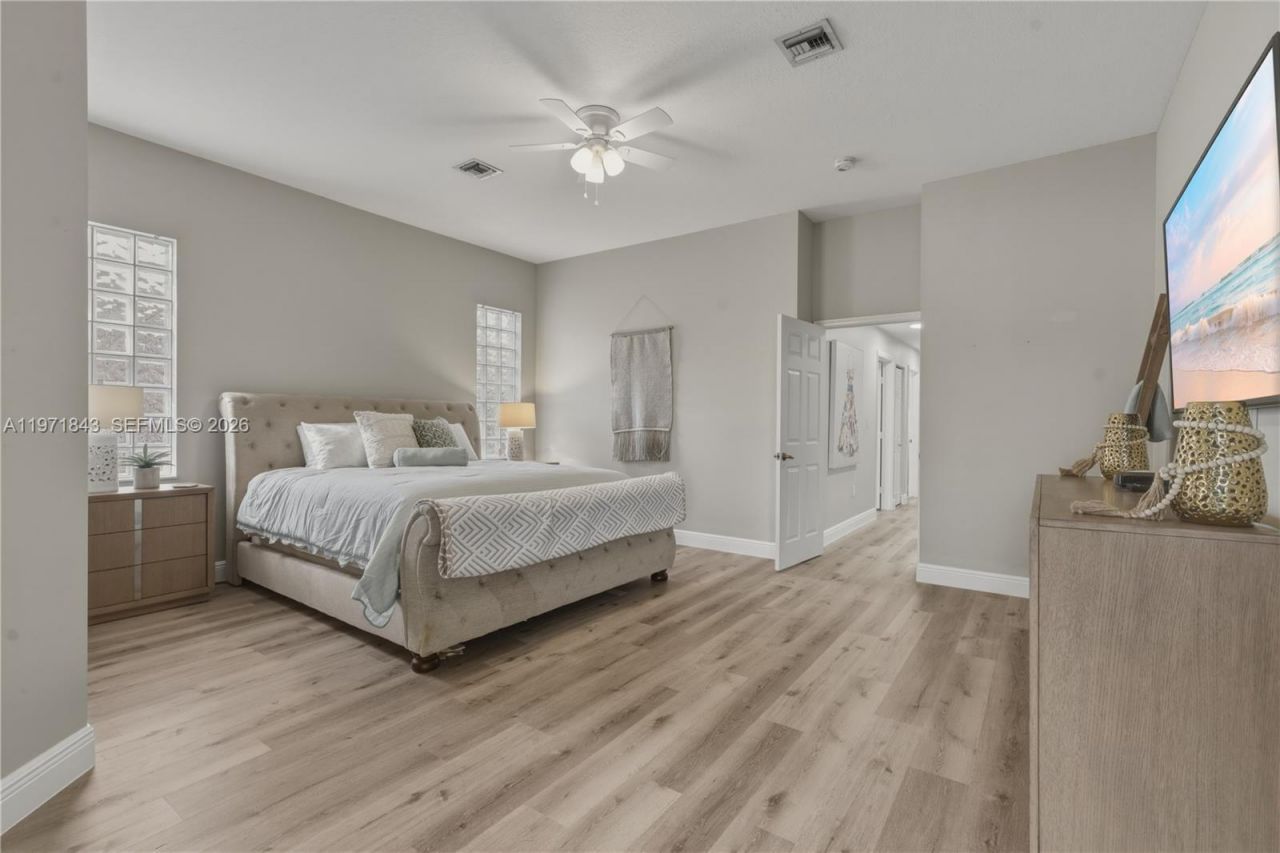 12846 NW 18th Ct, Pembroke Pines, FL 33028 Photo