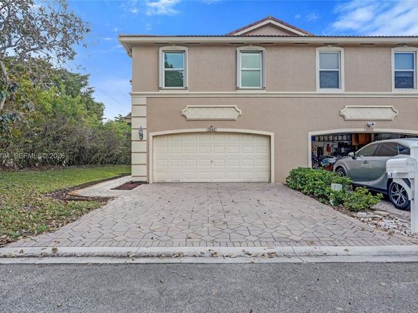 3542 Santa Fe Pl, Coconut Creek, FL 33073