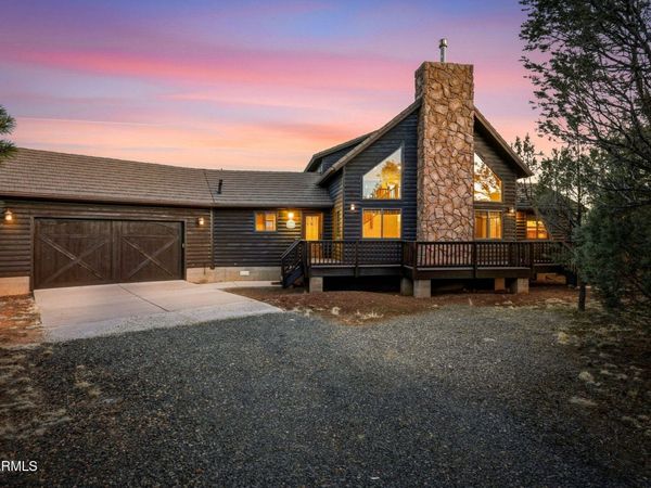 2750 Columbia Lane, Overgaard, AZ 85933