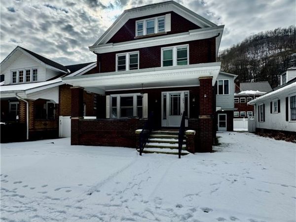 293 Riverside Drive, Logan, WV 25601