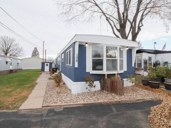 1025 Oak Avenue, Unit 106, Onalaska, WI 54650